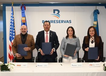 El acuerdo fue suscrito por Alieska Díaz, Ysidro García, José Yude Michelén y Rosario Escarpita.