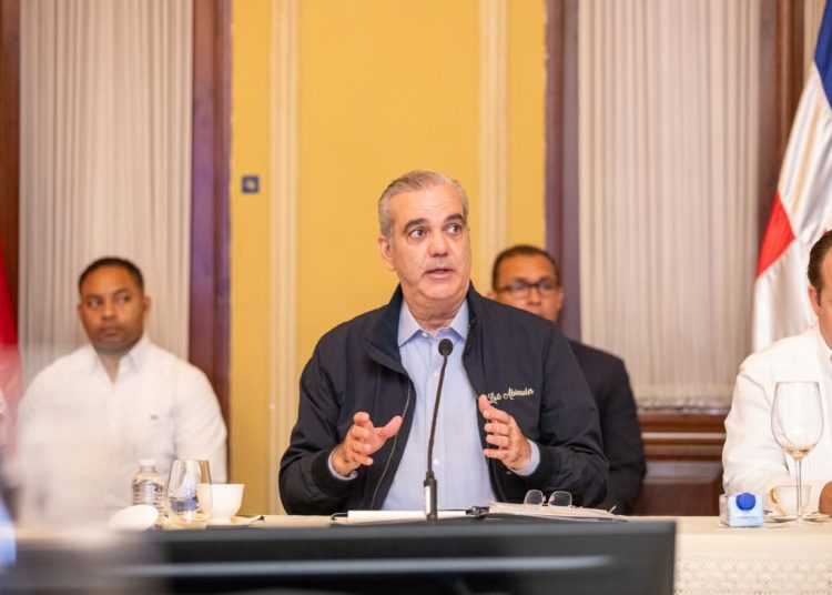 Abinader dice que la prioridad del Gobierno es salvar vidas, proteger las propiedades y preservar las infraestructuras.