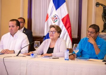 Juan Manuel Méndez exhorta a la población a no cruzar ríos, arroyos ni cañadas con altos volúmenes de agua, ni en vehículos ni a pie.