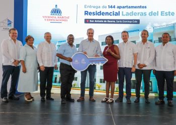 Entrega forma parte de un plan habitacional que busca ampliar el acceso a viviendas dignas en el país.