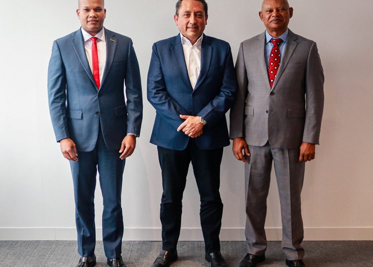 Los premios incluyen dotaciones económicas de RD$100,000, bonos de consumo, equipos tecnológicos y menciones especiales.