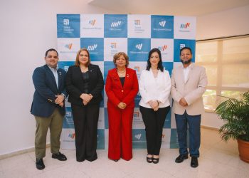 El acto de lanzamiento estuvo encabezado por Josefina Pepín, vicerrectora Académica de Unicda y Natalia Vásquez, gerente de País de ManpowerGroup.