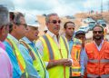 El presidente Luis Abinader recorre la zona de construcción junto a autoridades de Obras Públicas.
