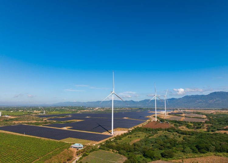 EGE Haina consolida su liderazgo en energía renovable en el país.