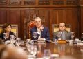 Autoridades económicas explican medidas de contención del gasto ante el impacto de la crisis internacional.
