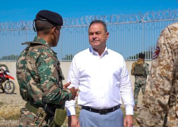 El ministro Francisco Oliverio Espaillat recorrió zonas fronterizas junto a técnicos de Agricultura.