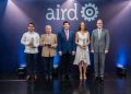 Ganadores del Premio AIRD al Periodismo sobre la Industria Nacional posan tras recibir sus reconocimientos en la ceremonia.
