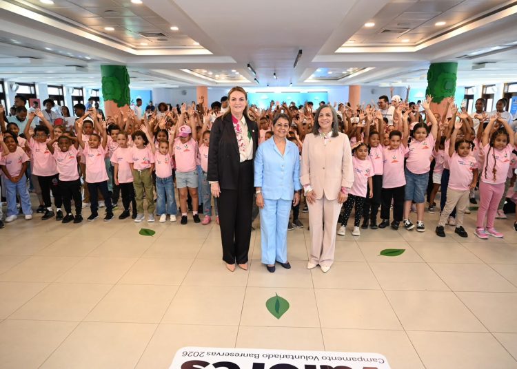 Carmen Alicia Quijano de Aguilera, presidenta del Voluntariado Banreservas, destacó que “sembrar valores en nuestros niños es sembrar un mejor futuro".