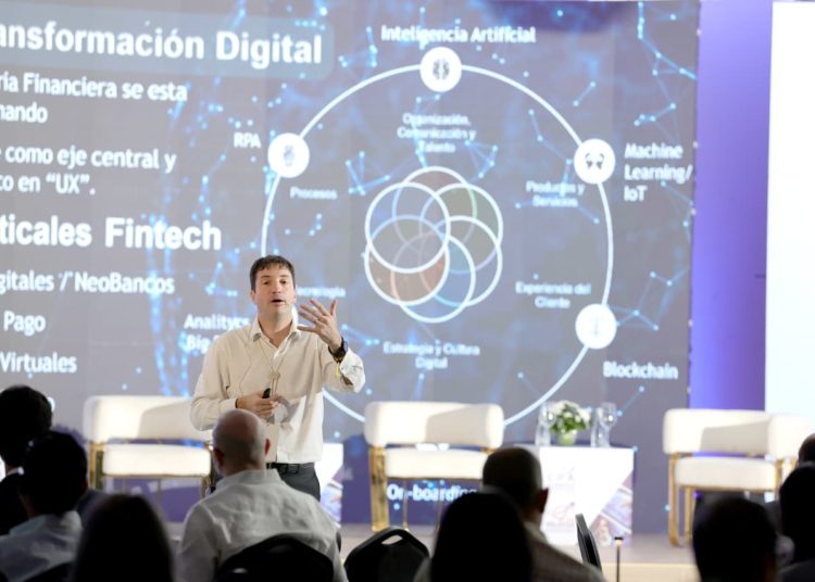 Nicolás Franco aseguró que la información de los clientes será el principal activo competitivo del sector financiero.