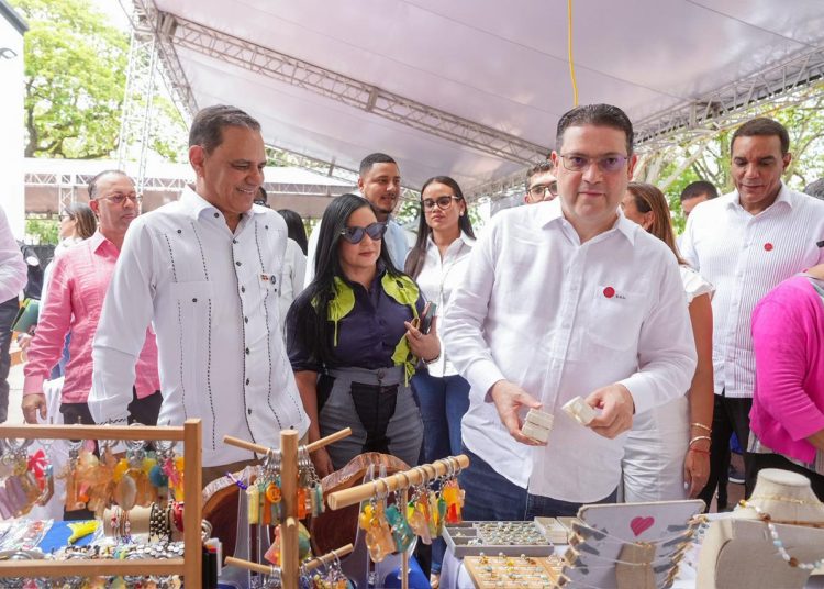 Yayo Sanz Lovatón invita a emprendedores y empresarios a participar de la jornada y aprovechar oportunidades de negocio y desarrollo empresarial.
