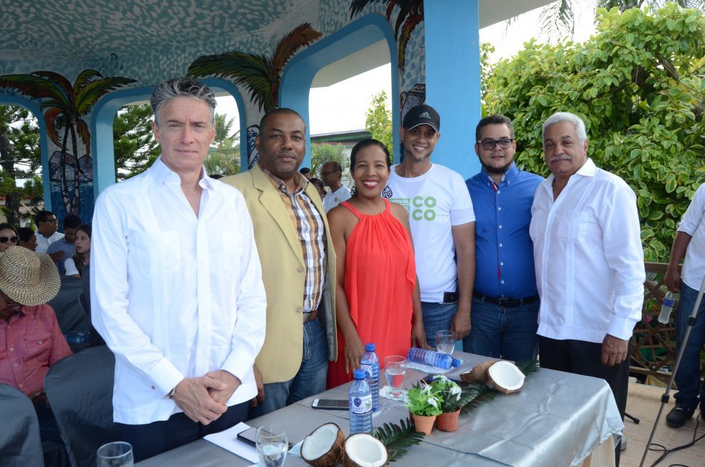 wilfredo oliver, victor encarnación, mirka hernandez, yunior peralta, hecmilio galvan y pedro musa