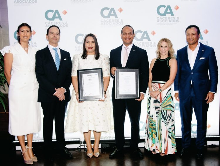 Wilmary Peña, Antonio Cáceres Ricart, Yafreysi Aquino, Ariel Espejo, Antonia Cáceres Ricart y Carlos Flores.- Fuente externa.