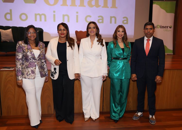 Danielis Fermín, Zumaya Cordero, Michelle Ortiz, Gisel Castillo y Esteban Delgado.