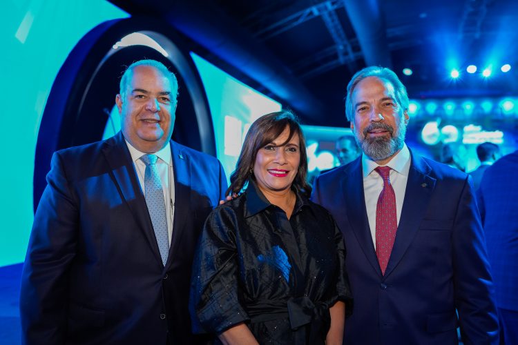 Eker Rodríguez, Austria Gómez y Denis Simó.