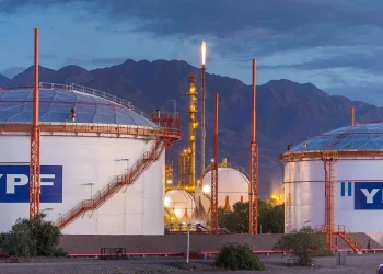 Las nuevas autoridades del Gobierno de Javier Milei que han asumido el control de la empresa han decidido focalizar la actividad a la formación de hidrocarburos no convencionales de Vaca Muerta, en el suroeste del país.