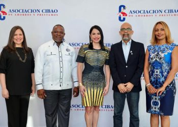 Yara Hernández, Pelagio Pérez, Maribel Abreu, César Perelló y Teresa Reyes.