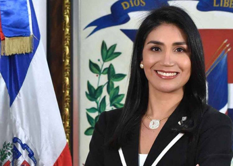 Yaurimar Terán Hernández,  directora de Análisis Macroeconómico.