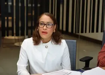 Así lo afirmó Yilda Florián, gerente de riesgo y cumplimiento de AFP Atlántico, al destacar la importancia de la educación previsional para que los ciudadanos comprendan el funcionamiento del sistema de retiro.