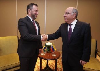 Yván Gil, canciller de Venezuela y Mauro Viera, canciller de Brasil. | Fuente externa.