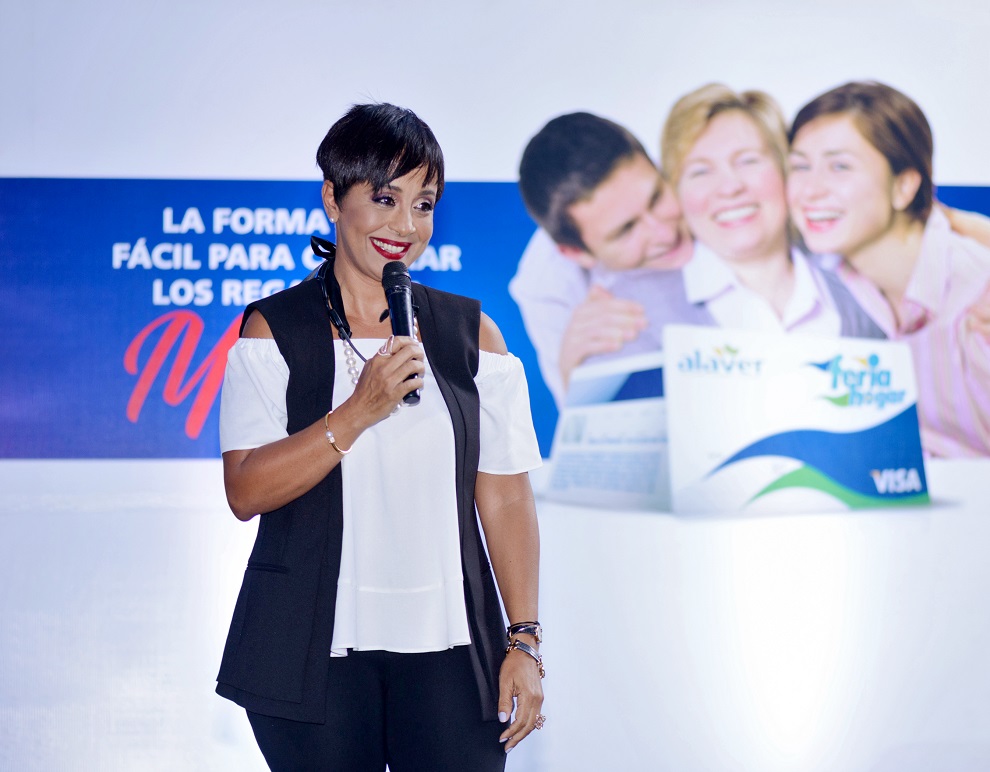 zoila luna ofreció una conferencia especial a las madres.
