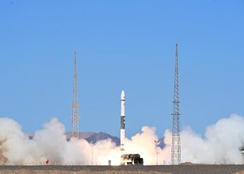 La misión lunar es el último paso del ambicioso programa espacial chino, que ha logrado varios hitos en los últimos años como el envío de sondas y vehículos exploradores a la Luna y Marte. - Fuente: EFE.