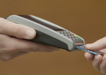 Los datos del Global Findex, a julio de 2025, revelan que las personas que ahorraron durante los últimos 12 meses aumentaron de 16% a 27%, superando el promedio de América Latina (24%).