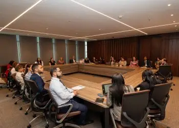 Enmarcada en esa línea estratégica, la presidenta de la ABA, Rosanna Ruiz, encabezó un encuentro con gestores de recursos humanos de diferentes entidades bancarias y del sector financiero.