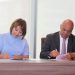 Rosanna Ruiz, presidente ejecutiva de la ABA, junto al director de elDinero, Jairon Severino. | Ronny Cruz