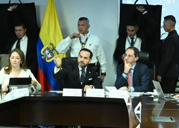 Las autoridades colombianas continúan las labores de rescate y atención a las personas afectadas por el sismo.