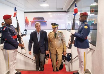 El mandatario y sus acompañantes retornarán el viernes. | Fuente externa.