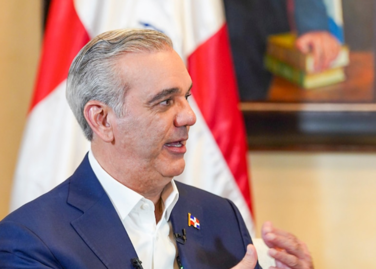 El presidente resalta a República Dominicana como destino seguro para la inversión extranjera.