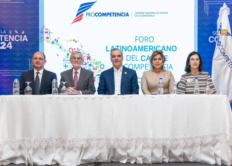 El mandatario dominicano destacó la trascendencia del foro en la capital de República Dominicana.