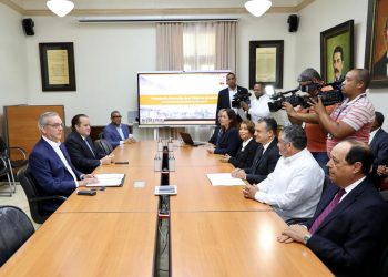 En el encuentro que se llevó a cabo en el Salón Los Trinitarios del Palacio Nacional.