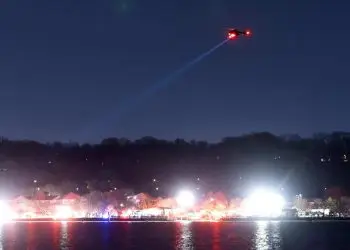 De confirmarse que no haya habido supervivientes, este sería el accidente aéreo más grave en EE.UU. en casi 24 años.