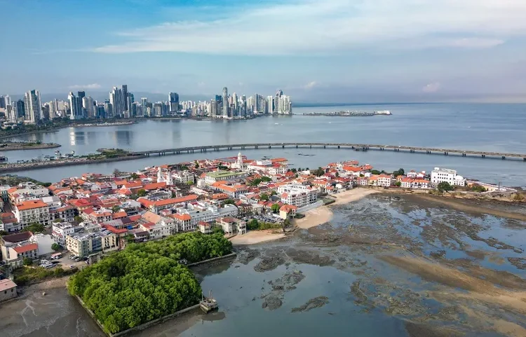 El PIB de Panamá creció un 2.9% en el 2024 impulsado por el comercio y el consumo interno.