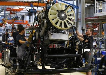 El rendimiento de las fábricas europeas se vio condicionado por una nueva contracción "pronunciada" de los nuevos pedidos, mientras que la caída de las ventas totales fue la más marcada en lo que va de año hasta la fecha.