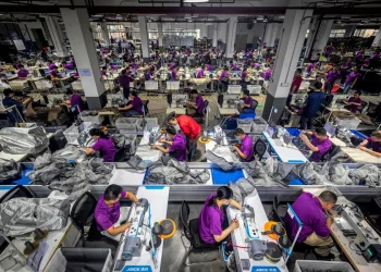 Por su parte, Zichun Huang, de la consultora británica Capital Economics, considera que los PMI de junio "sugieren que la economía china volvió a coger algo de inercia".