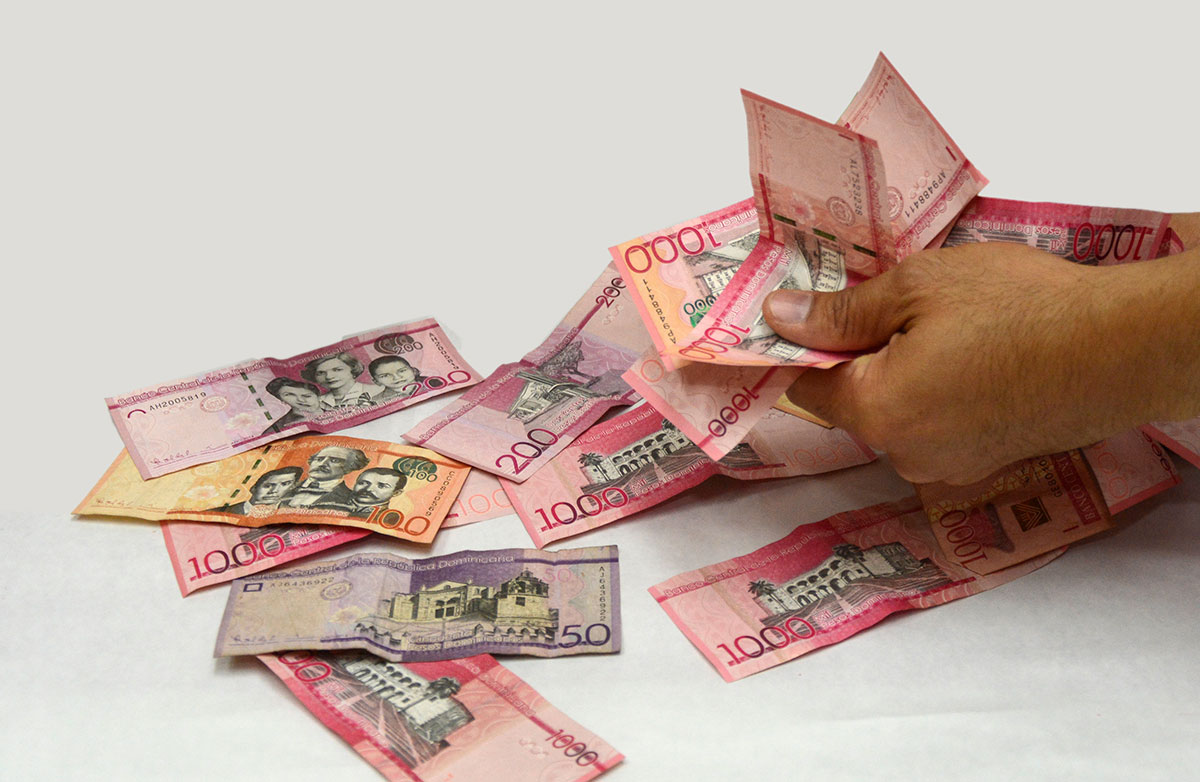 activos bancos de ahorro y credito