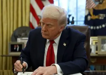 El secretario del Tesoro aseguró que la Administración pretende "hacer permanentes los recortes de impuestos".