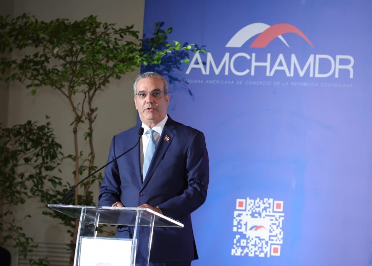 Abinader aseguró que la ubicación geográfica estratégica del país lo posiciona como un hub logístico natural para la región del Caribe y América Latina.