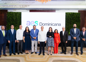 El presidente de AES Dominicana, Edwin De Los Santos, resaltó el valor que representa ese espacio de interacción para la sostenibilidad e innovación constante para la evolución en materia de generación energética en el país.