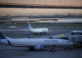 El cierre ha dejado ya una baja de 2,000 controladores aéreos.