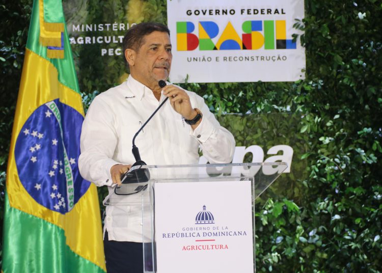 Cruz indicó que se planea establecer una oficina de la multinacional brasileña Embrapa en el país.