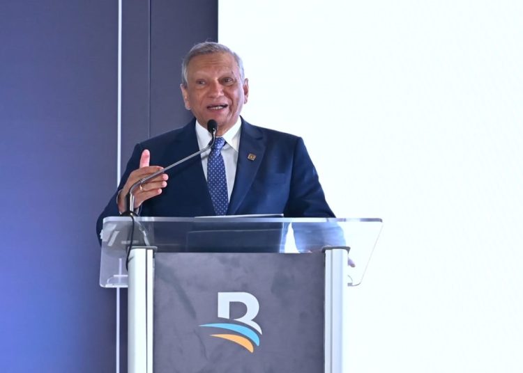 Estima que en República Dominicana la tasa del dólar cerrará en 64.50.