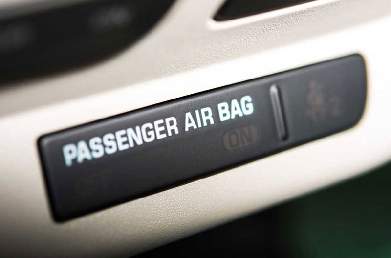 La llamada de revisión afecta en Estados Unidos a unos 16 millones de vehículos por defectos en el airbag del pasajero frontal.