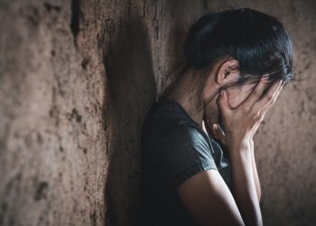 Canciller revela que unas 400 mujeres son víctimas de violencia de su pareja cada día en ese país.