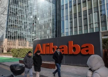 El ejecutivo destacó el crecimiento del negocio en la nube, impulsado por la adopción de productos relacionados con la IA, mientras Alibaba continúa invirtiendo para mantener su liderazgo en el mercado.