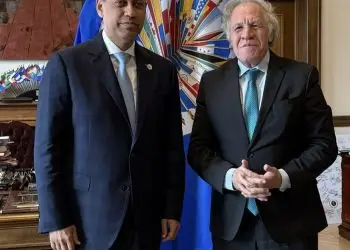 Luis Almagro mostró interés en cooperar con los programas que desarrolla el Indotel en beneficio las comunidades vulnerables para conectar a la red de internet en el país.