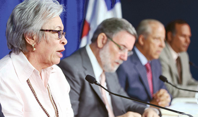 Altagracia Guzmán informó del establecimiento de una guía básica de prácticas médicas y protocolos.