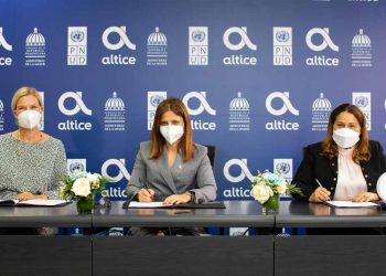 Inka Mattila, Ana Figueiredo y Mayra Jiménez